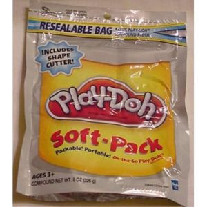 Play-Doh Soft Pack Resealable with Shape Cutter Varied Colors